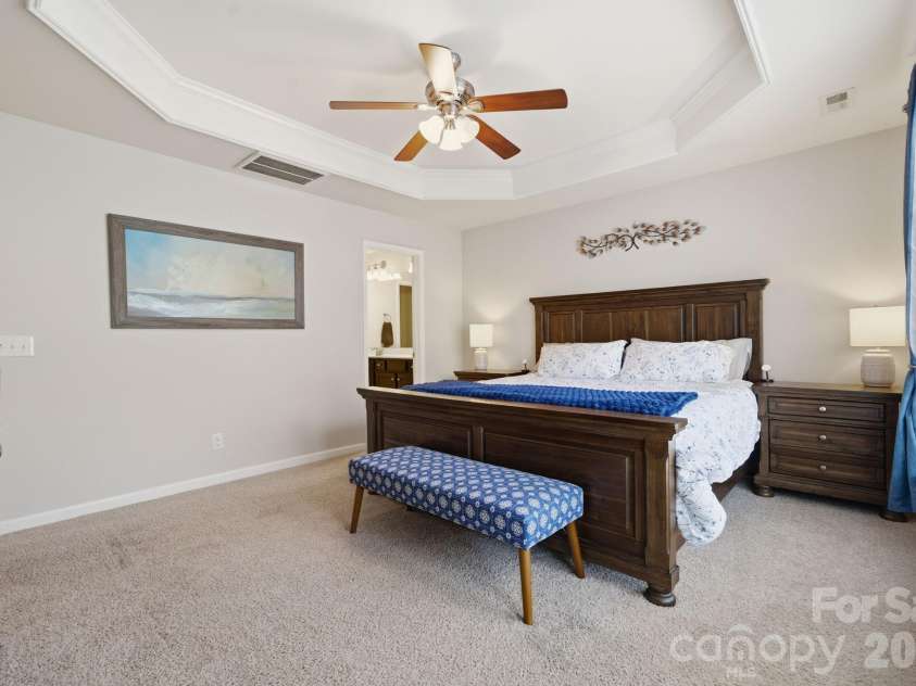 2441 Diplomat Lane, Charlotte, NC 28210.  MLS# CAR4377624, YatesRealty ID 20132. 