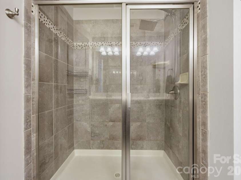 2441 Diplomat Lane, Charlotte, NC 28210.  MLS# CAR4377624, YatesRealty ID 20132. 