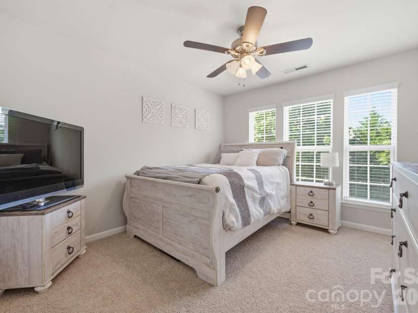 2441 Diplomat Lane, Charlotte, NC 28210.  MLS# CAR4377624, YatesRealty ID 20132. 
