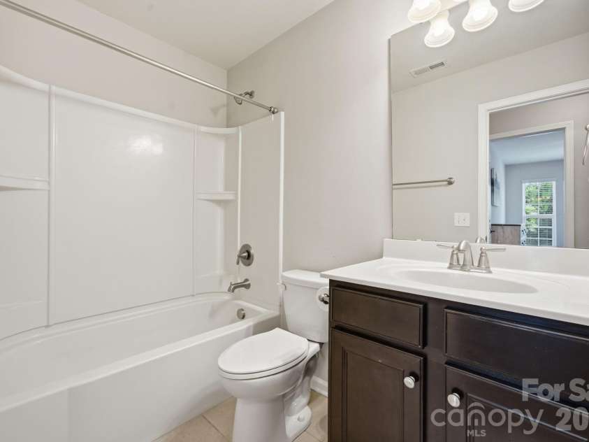 2441 Diplomat Lane, Charlotte, NC 28210.  MLS# CAR4377624, YatesRealty ID 20132. 