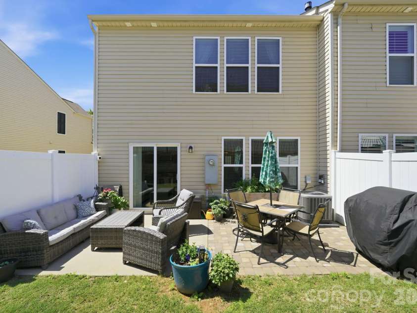 2441 Diplomat Lane, Charlotte, NC 28210.  MLS# CAR4377624, YatesRealty ID 20132. 