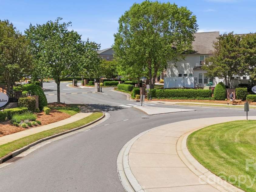 2441 Diplomat Lane, Charlotte, NC 28210.  MLS# CAR4377624, YatesRealty ID 20132. 
