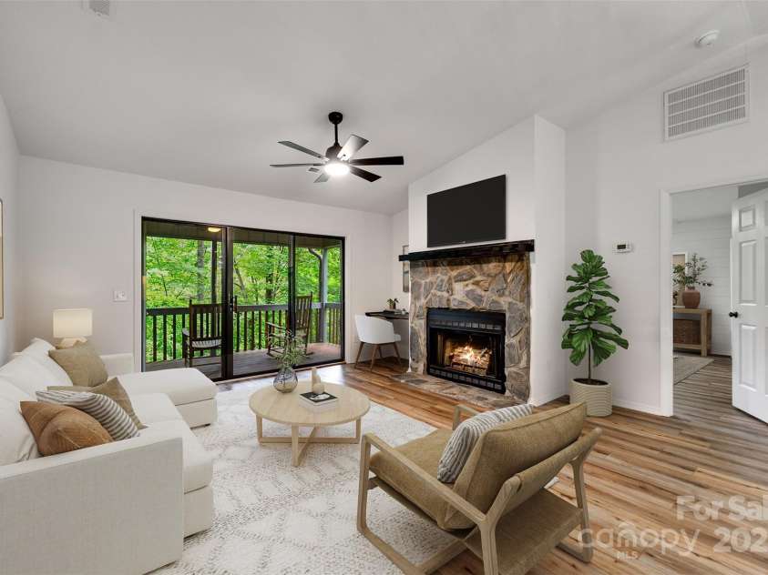 45B Mountain View Villas None, Franklin, NC 28734.  MLS# CAR4271905, YatesRealty ID 20132. 