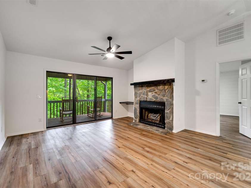 45B Mountain View Villas None, Franklin, NC 28734.  MLS# CAR4271905, YatesRealty ID 20132. 