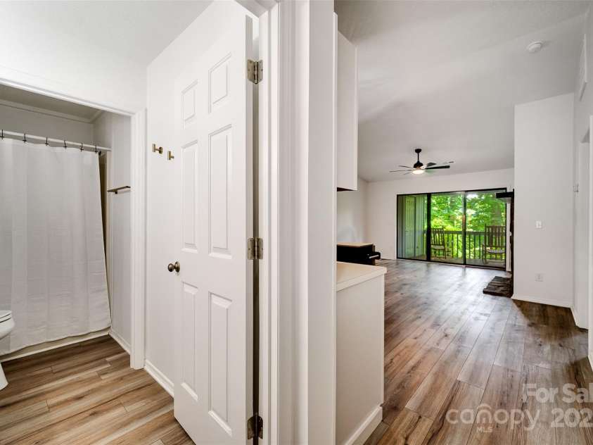 45B Mountain View Villas None, Franklin, NC 28734.  MLS# CAR4271905, YatesRealty ID 20132. 