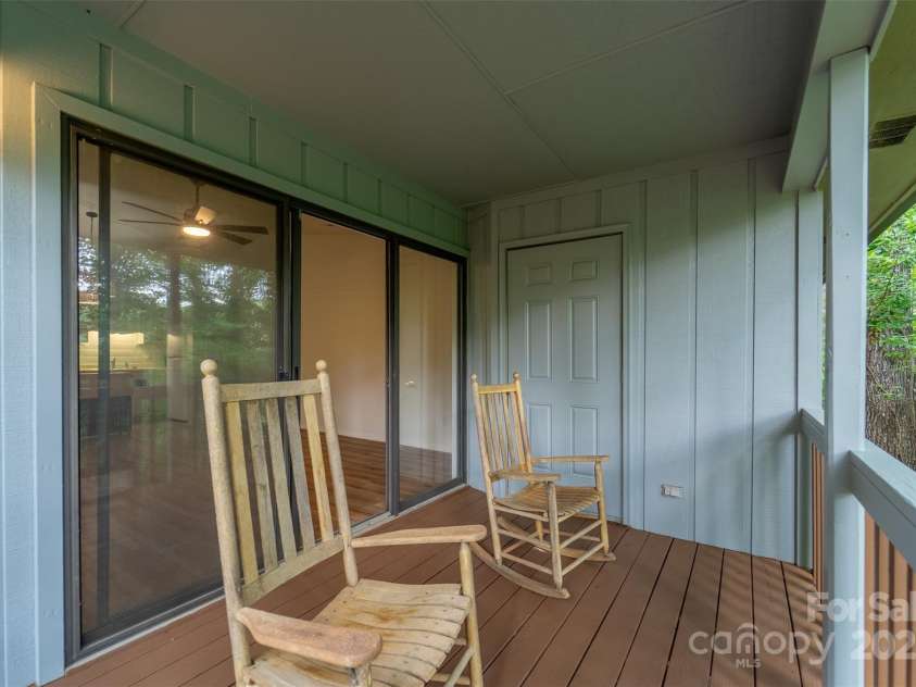 45B Mountain View Villas None, Franklin, NC 28734.  MLS# CAR4271905, YatesRealty ID 20132. 