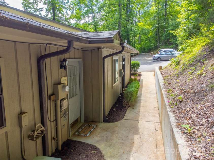 45B Mountain View Villas None, Franklin, NC 28734.  MLS# CAR4271905, YatesRealty ID 20132. 