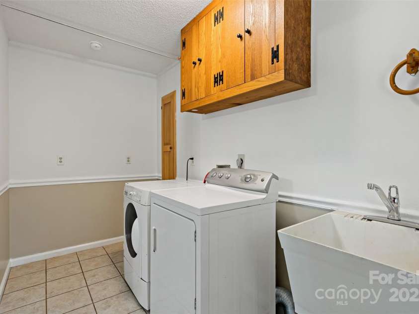 2526 Hankins Road, Marion, NC 28752.  MLS# CAR4270762, YatesRealty ID 20134. 