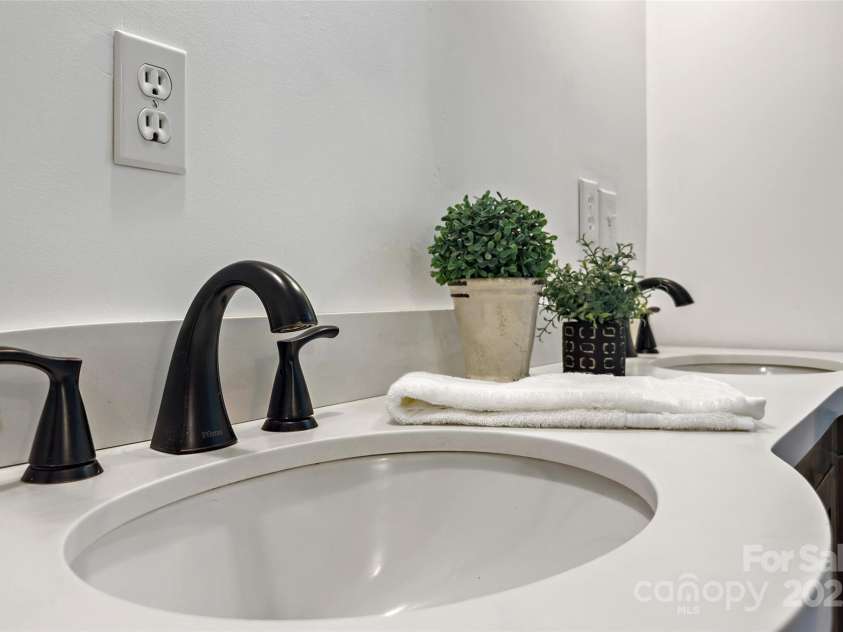 2526 Hankins Road, Marion, NC 28752.  MLS# CAR4270762, YatesRealty ID 20134. 