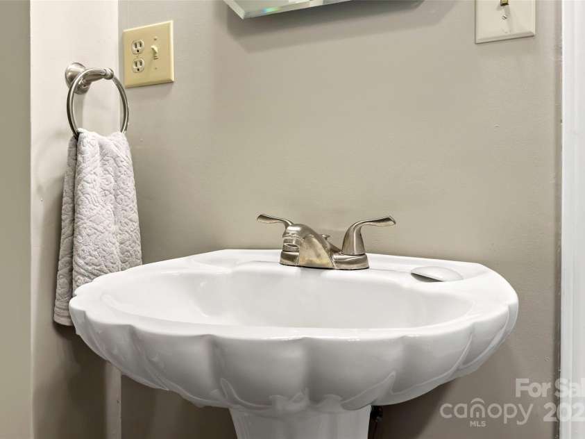 2526 Hankins Road, Marion, NC 28752.  MLS# CAR4270762, YatesRealty ID 20134. 