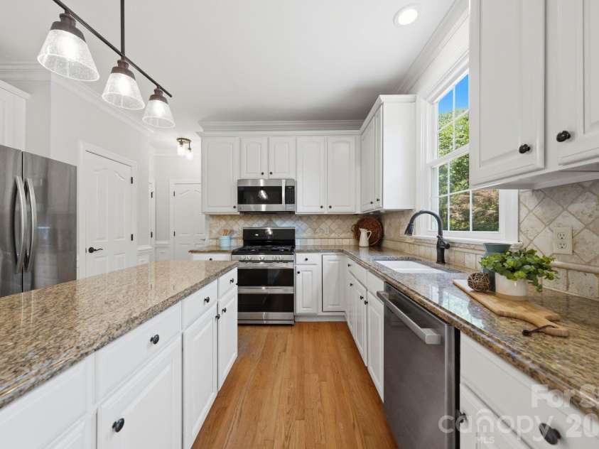 8901 Whipps Cross Court, Waxhaw, NC 28173.  MLS# CAR4377556, YatesRealty ID 20134. 