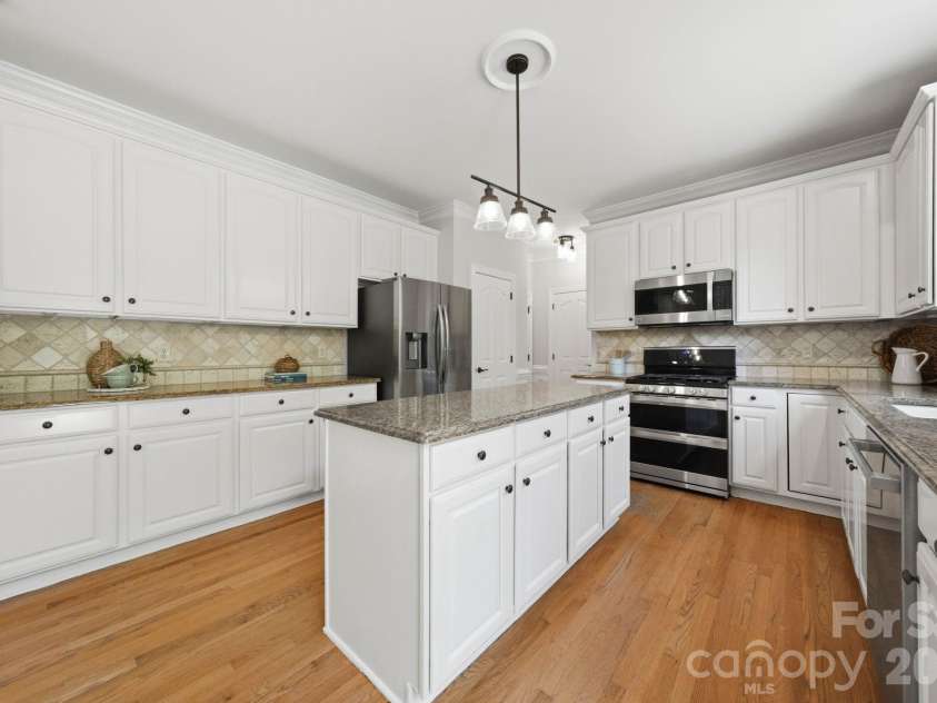 8901 Whipps Cross Court, Waxhaw, NC 28173.  MLS# CAR4377556, YatesRealty ID 20134. 