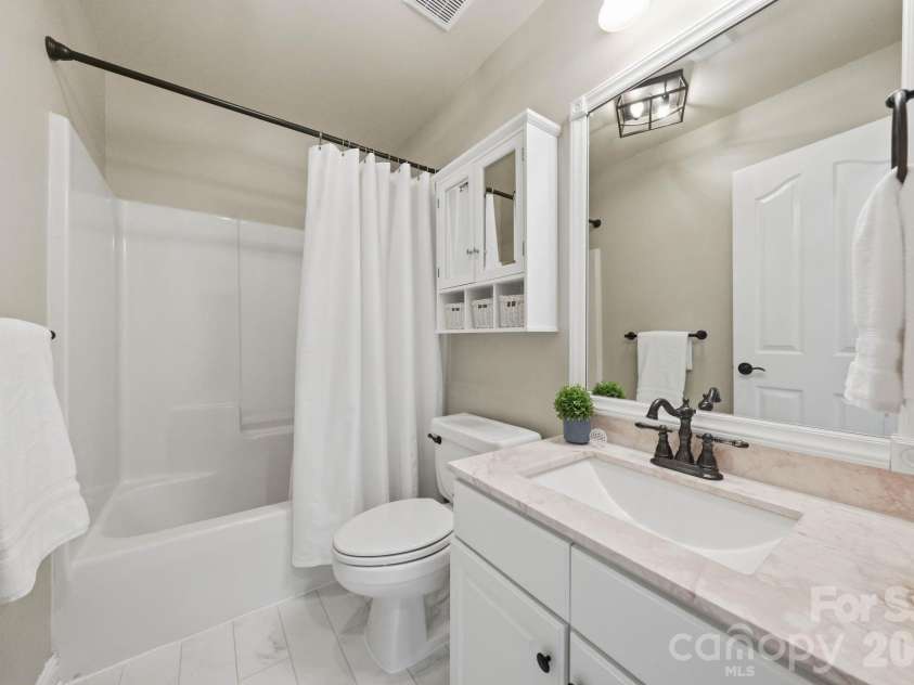 8901 Whipps Cross Court, Waxhaw, NC 28173.  MLS# CAR4377556, YatesRealty ID 20134. 