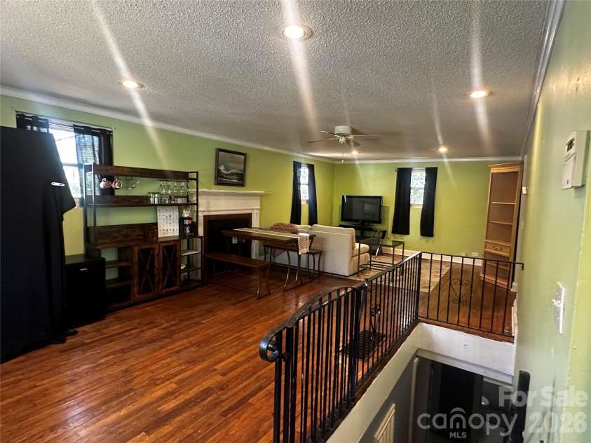 9 Poplar Drive, Spruce Pine, NC 28777.  MLS# CAR4370874, YatesRealty ID 20135. 