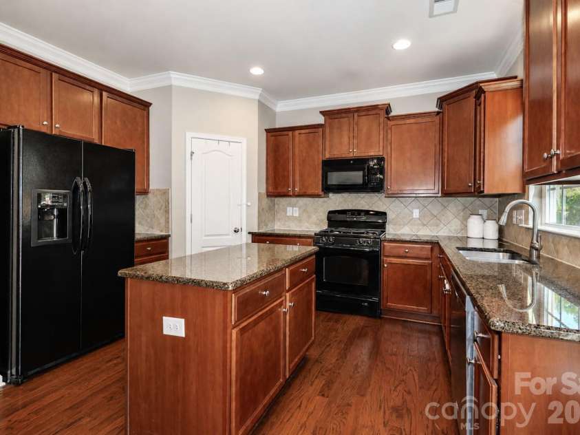 147 Colborne Drive, Mooresville, NC 28115.  MLS# CAR4374571, YatesRealty ID 20136. 