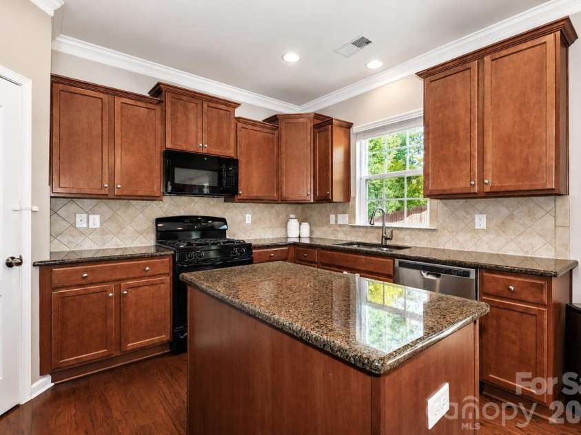 147 Colborne Drive, Mooresville, NC 28115.  MLS# CAR4374571, YatesRealty ID 20136. 