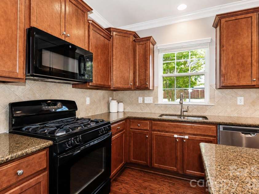 147 Colborne Drive, Mooresville, NC 28115.  MLS# CAR4374571, YatesRealty ID 20136. 