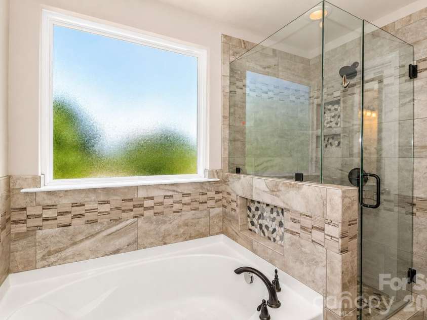 147 Colborne Drive, Mooresville, NC 28115.  MLS# CAR4374571, YatesRealty ID 20136. 