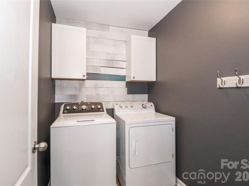 147 Colborne Drive, Mooresville, NC 28115.  MLS# CAR4374571, YatesRealty ID 20136. 