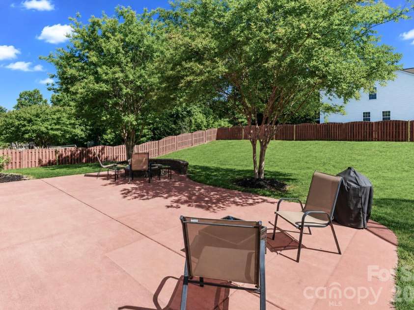 147 Colborne Drive, Mooresville, NC 28115.  MLS# CAR4374571, YatesRealty ID 20136. 