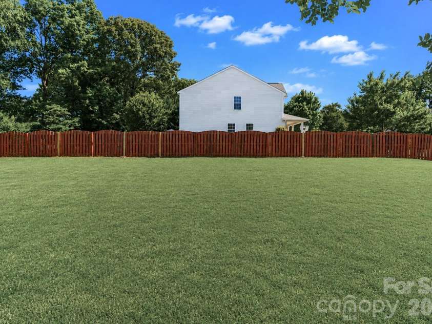 147 Colborne Drive, Mooresville, NC 28115.  MLS# CAR4374571, YatesRealty ID 20136. 