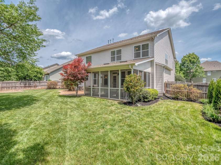 2008 Shalford Lane, Matthews, NC 28104.  MLS# CAR4364592, YatesRealty ID 20137. Backyard
