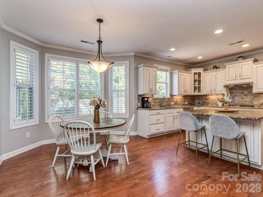 2008 Shalford Lane, Matthews, NC 28104.  MLS# CAR4364592, YatesRealty ID 20137. Breakfast