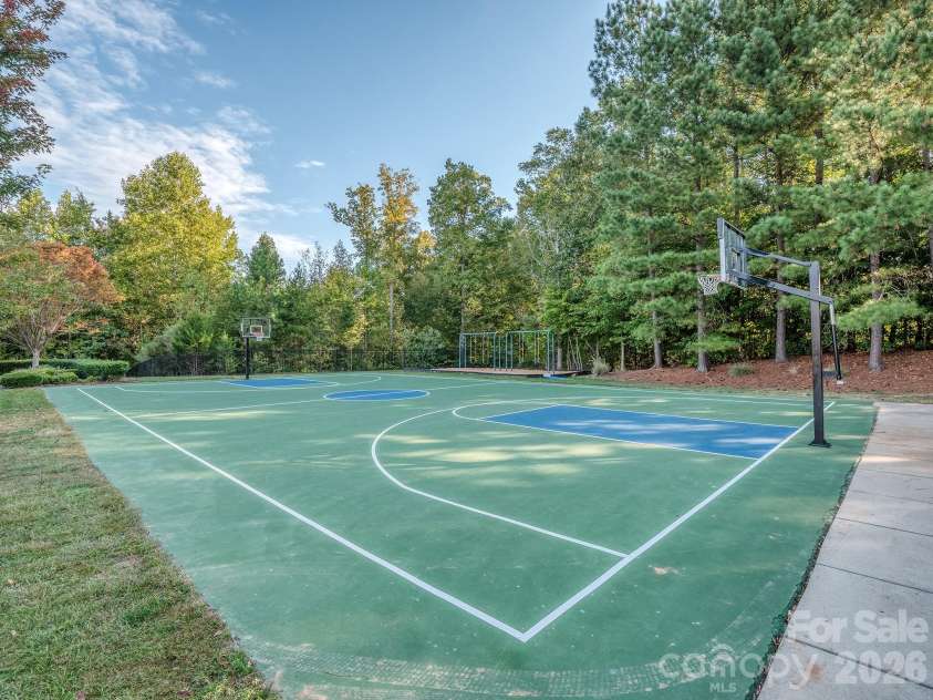 2008 Shalford Lane, Matthews, NC 28104.  MLS# CAR4364592, YatesRealty ID 20137. Community courts