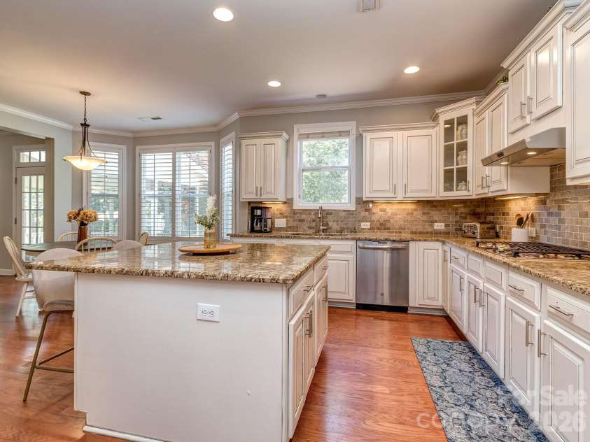 2008 Shalford Lane, Matthews, NC 28104.  MLS# CAR4364592, YatesRealty ID 20137. Kitchen
