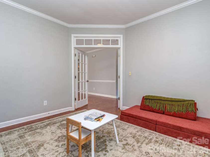 2008 Shalford Lane, Matthews, NC 28104.  MLS# CAR4364592, YatesRealty ID 20137. Office / Flex space