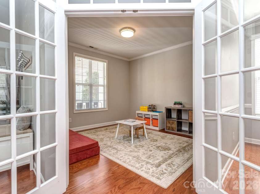 2008 Shalford Lane, Matthews, NC 28104.  MLS# CAR4364592, YatesRealty ID 20137. Offie/ Flex space