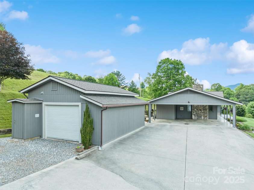 415 Crawford Road, Waynesville, NC 28785.  MLS# CAR4271871, YatesRealty ID 20137. 