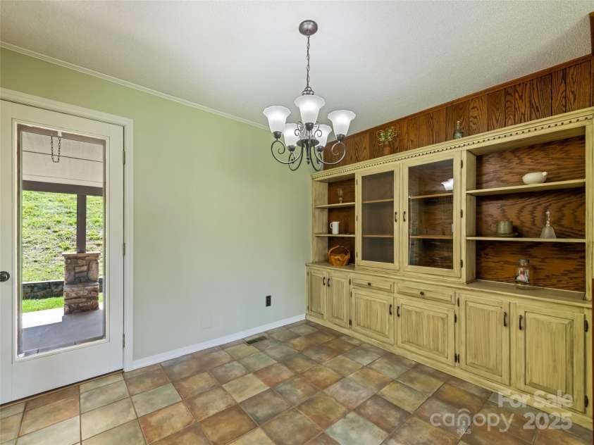 415 Crawford Road, Waynesville, NC 28785.  MLS# CAR4271871, YatesRealty ID 20137. 