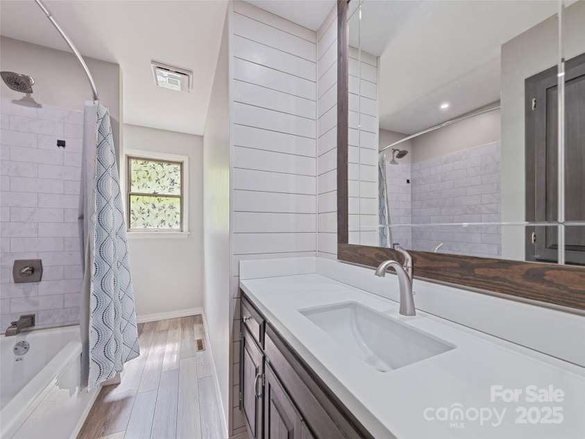415 Crawford Road, Waynesville, NC 28785.  MLS# CAR4271871, YatesRealty ID 20137. 