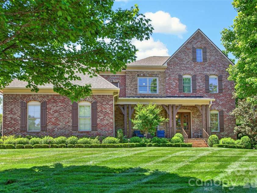 408 Montrose Drive, Waxhaw, NC 28173.  MLS# CAR4379109, YatesRealty ID 20138. 