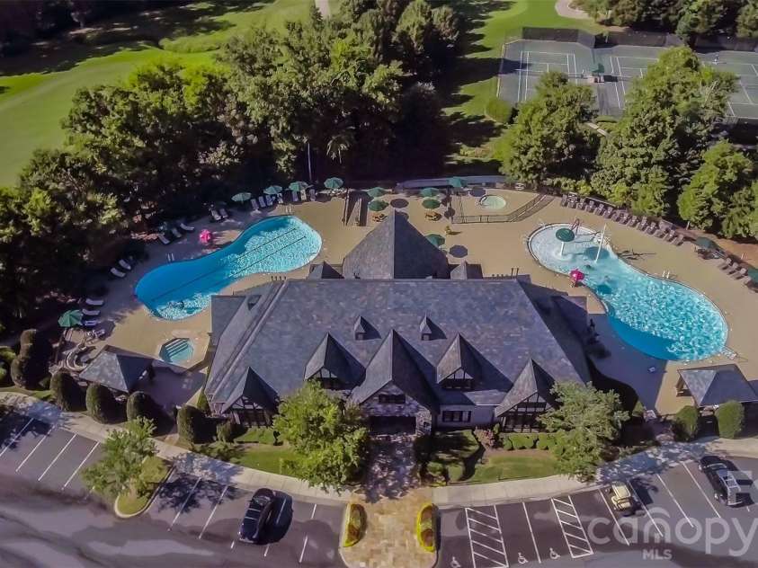 408 Montrose Drive, Waxhaw, NC 28173.  MLS# CAR4379109, YatesRealty ID 20138. 