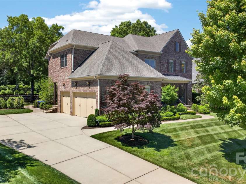 408 Montrose Drive, Waxhaw, NC 28173.  MLS# CAR4379109, YatesRealty ID 20138. 