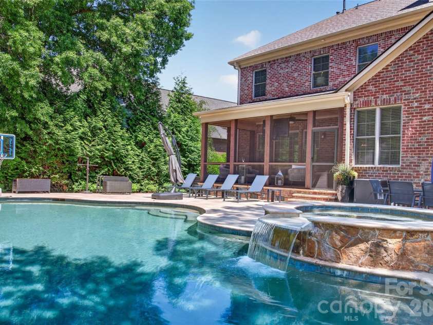 408 Montrose Drive, Waxhaw, NC 28173.  MLS# CAR4379109, YatesRealty ID 20138. 