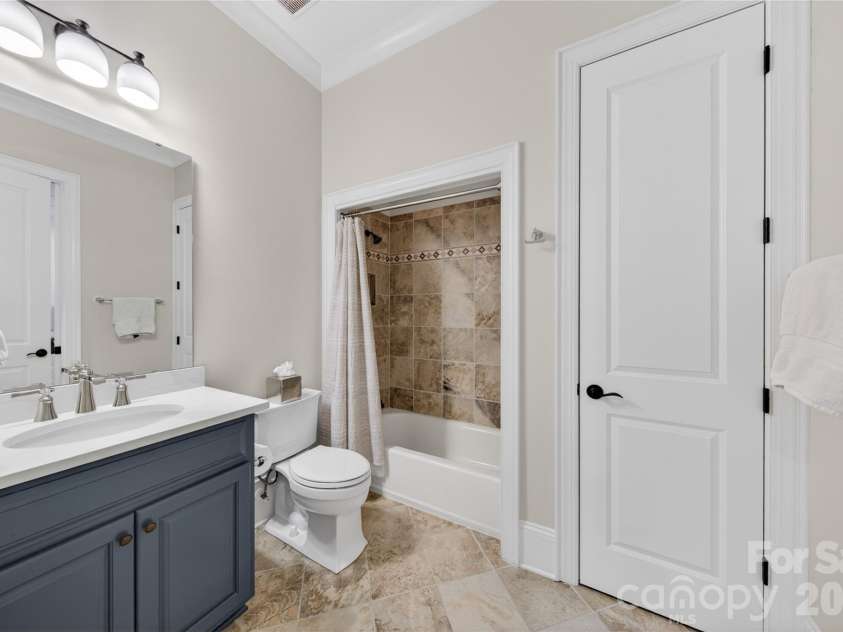 408 Montrose Drive, Waxhaw, NC 28173.  MLS# CAR4379109, YatesRealty ID 20138. 