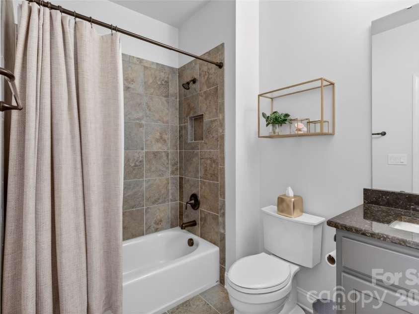 408 Montrose Drive, Waxhaw, NC 28173.  MLS# CAR4379109, YatesRealty ID 20138. 