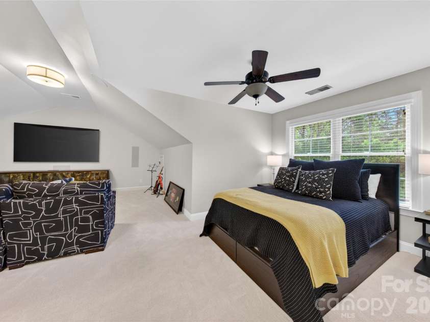 408 Montrose Drive, Waxhaw, NC 28173.  MLS# CAR4379109, YatesRealty ID 20138. 