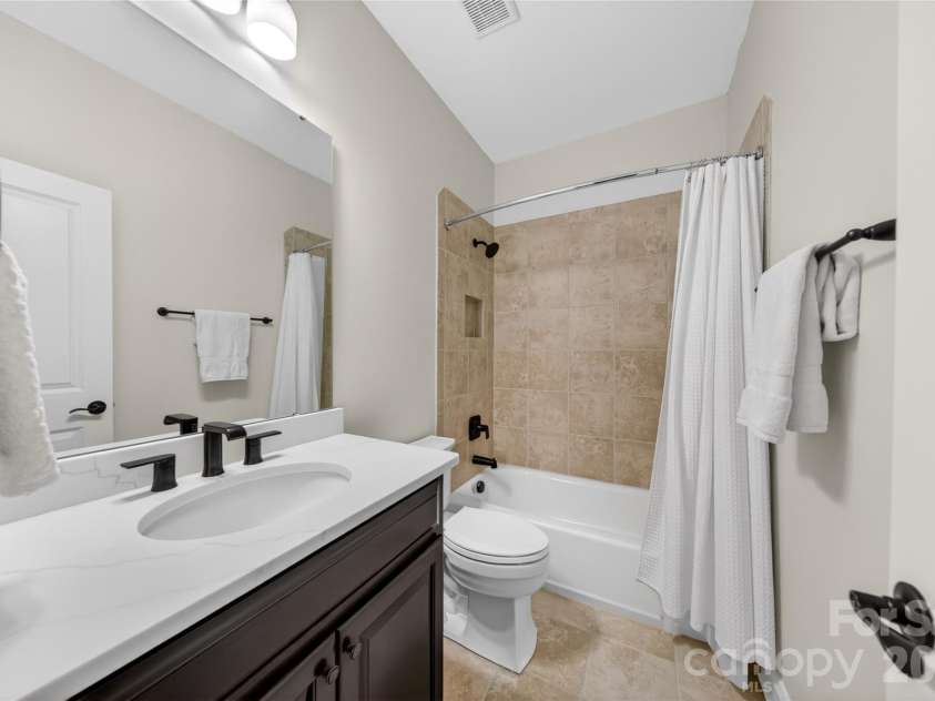 408 Montrose Drive, Waxhaw, NC 28173.  MLS# CAR4379109, YatesRealty ID 20138. 