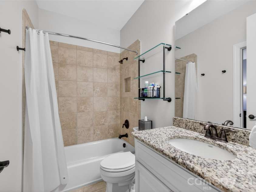 408 Montrose Drive, Waxhaw, NC 28173.  MLS# CAR4379109, YatesRealty ID 20138. 