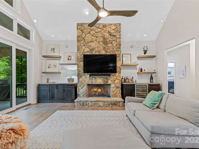 877 Winding Creek Road, Sapphire, NC 28774.  MLS# CAR4271118, YatesRealty ID 20138. 