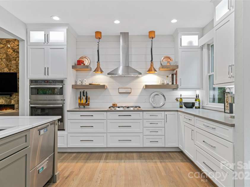 877 Winding Creek Road, Sapphire, NC 28774.  MLS# CAR4271118, YatesRealty ID 20138. 