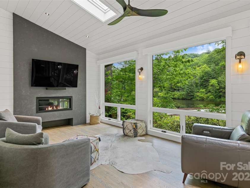 877 Winding Creek Road, Sapphire, NC 28774.  MLS# CAR4271118, YatesRealty ID 20138. 