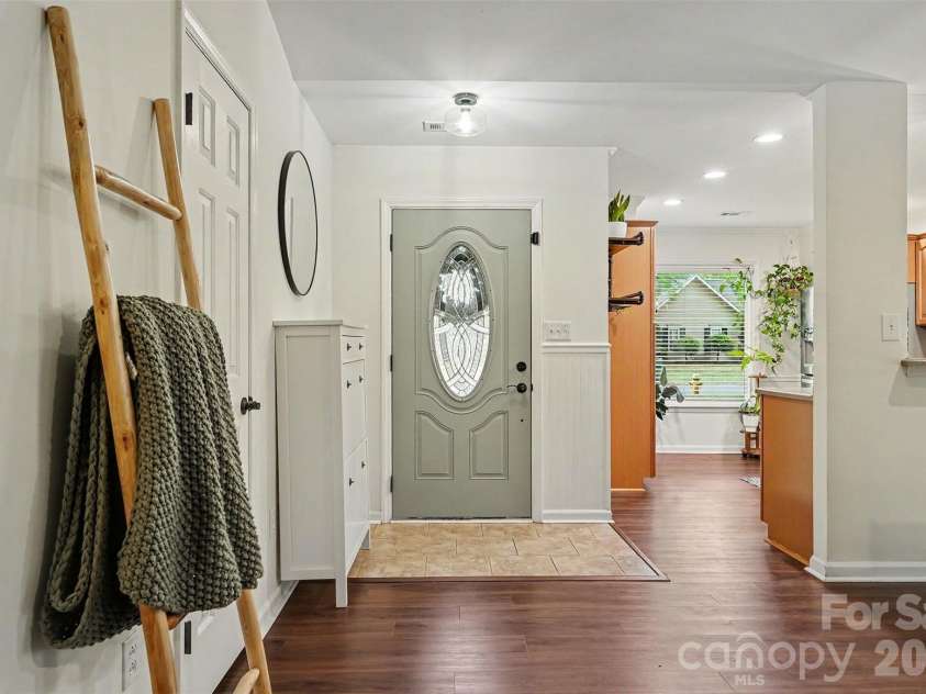 7450 Crestside Lane, Charlotte, NC 28227.  MLS# CAR4377642, YatesRealty ID 20139. 