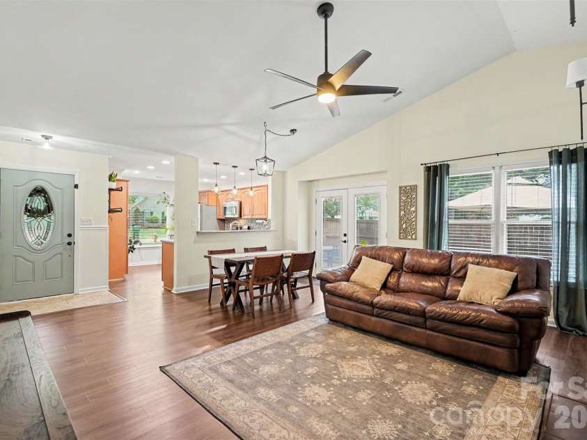7450 Crestside Lane, Charlotte, NC 28227.  MLS# CAR4377642, YatesRealty ID 20139. 