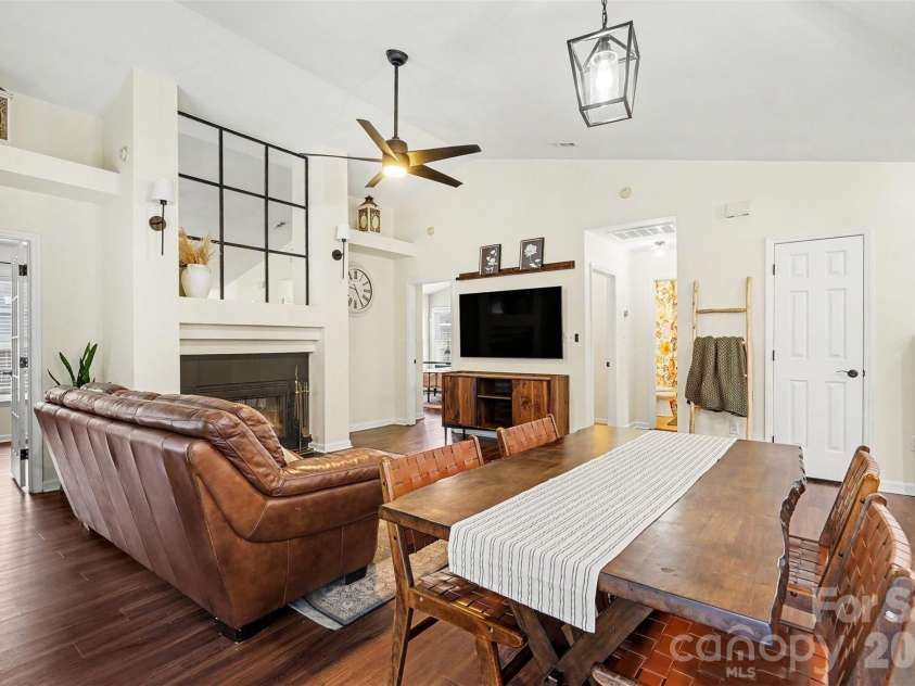 7450 Crestside Lane, Charlotte, NC 28227.  MLS# CAR4377642, YatesRealty ID 20139. 
