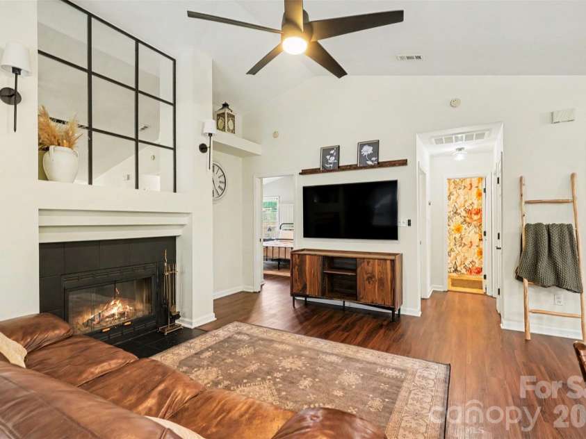 7450 Crestside Lane, Charlotte, NC 28227.  MLS# CAR4377642, YatesRealty ID 20139. 